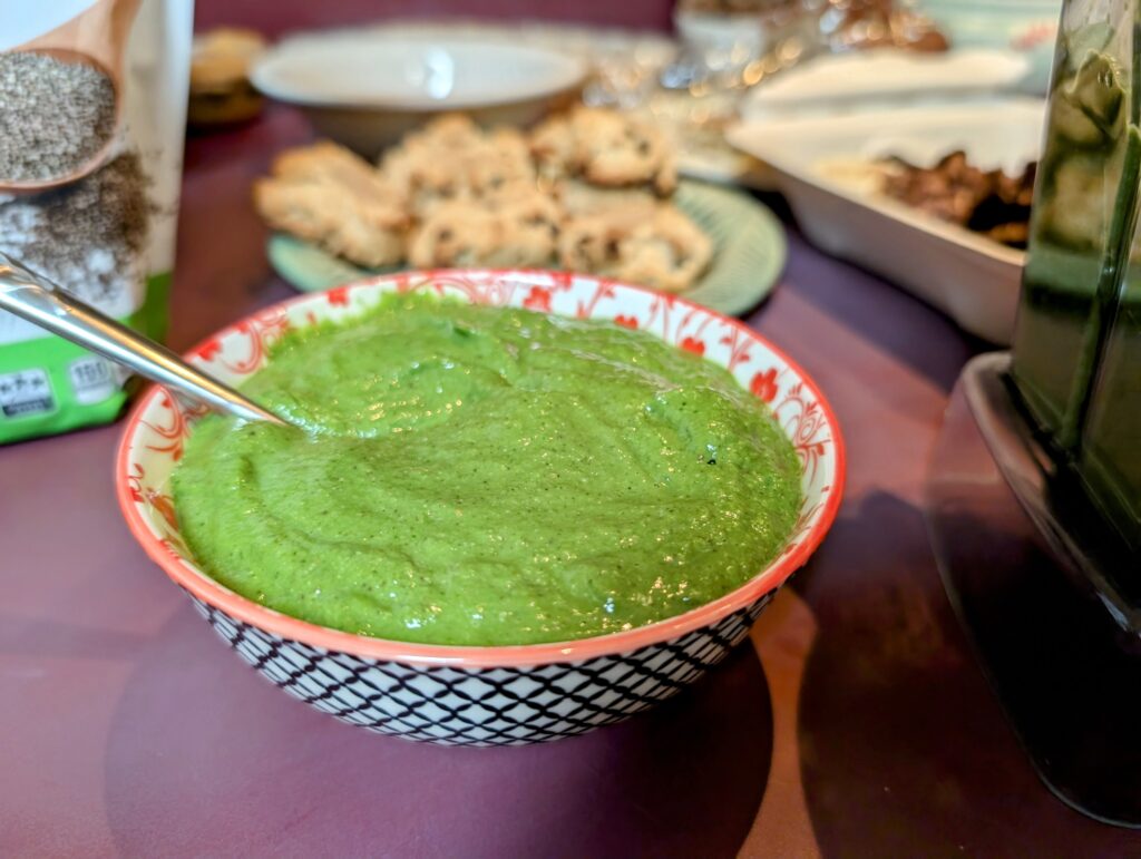 Avocado & Spinach Smoothie Bowl for Leaky Gut Support